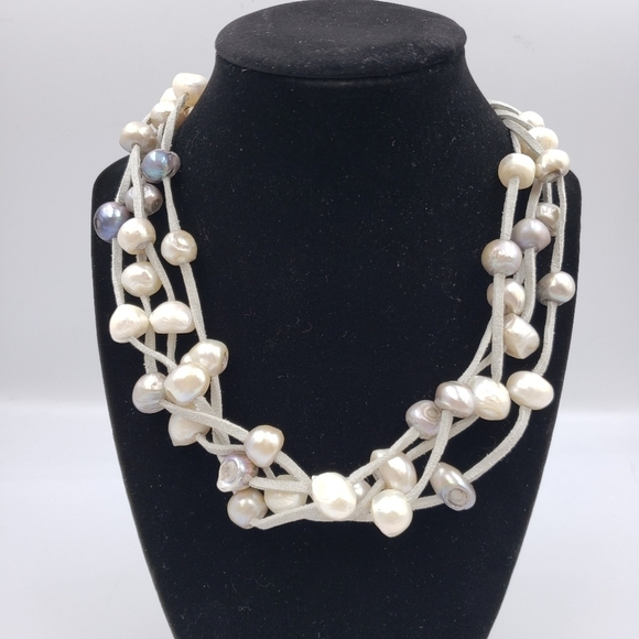 Freshwater Pearls on Suede Necklace Choker Grey Iridescent White 4 Strands - Picture 3 of 14